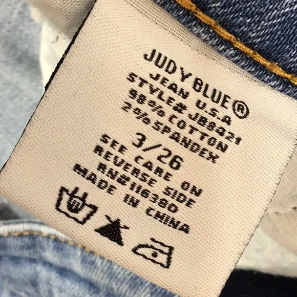 Judy Blue girlfriend fit very destroyed jeans 3/26 - Picture 10 of 12